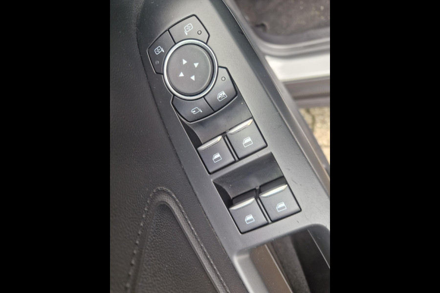 Ford FOCUS Wagon 1.0 EcoBoost Trend Edition Business Zeer nette auto |  Trekhaak |  Cruise | Navi | Parkeersensoren