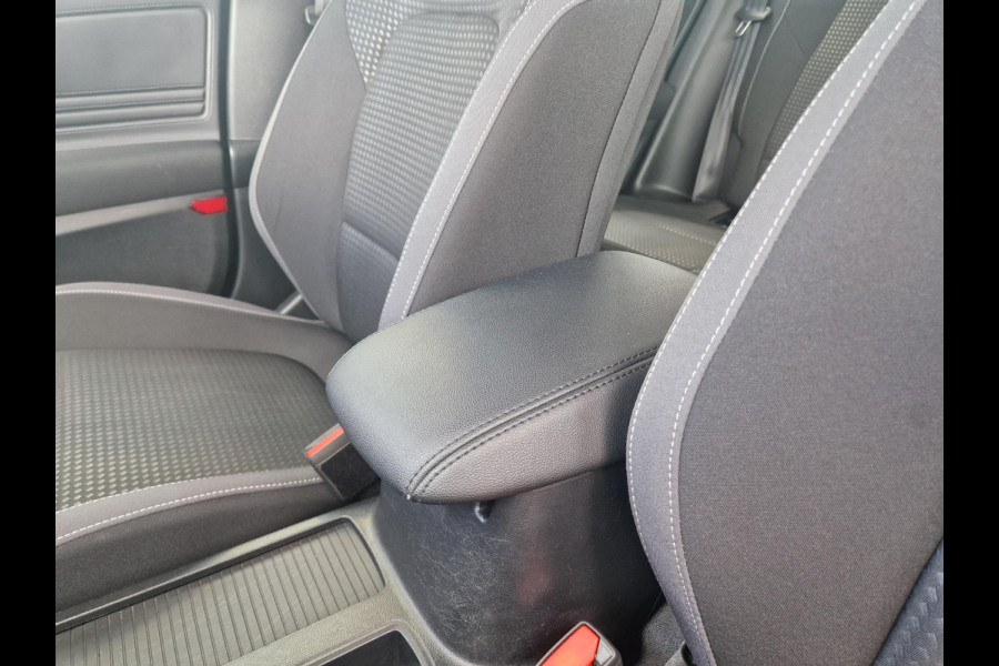 Ford FOCUS Wagon 1.0 EcoBoost Trend Edition Business Zeer nette auto |  Trekhaak |  Cruise | Navi | Parkeersensoren
