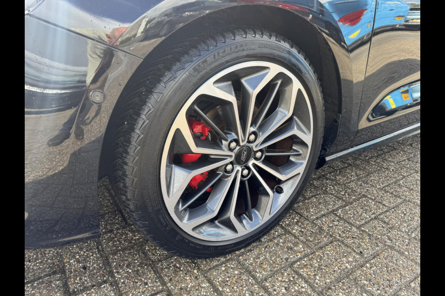 Ford FOCUS Wagon 1.0 EcoBoost Hybrid ST Line X 155pk | Driver Assistance Pack | Trekhaak afneembaar | AGR stoel | 18 inch Lichtmetaal | Winterpack