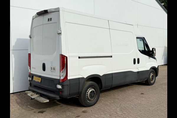 Iveco Daily 35S14 2.3 352 L2H2 Airco Cruise Control 3,5tons Trekhaak Inbouw