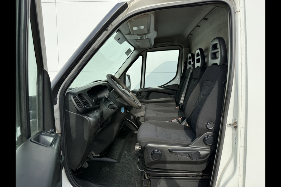 Iveco Daily 35S14 2.3 352 L2H2 Airco Cruise Control 3,5tons Trekhaak Inbouw