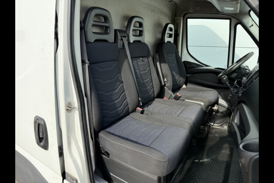 Iveco Daily 35S14 2.3 352 L2H2 Airco Cruise Control 3,5tons Trekhaak Inbouw