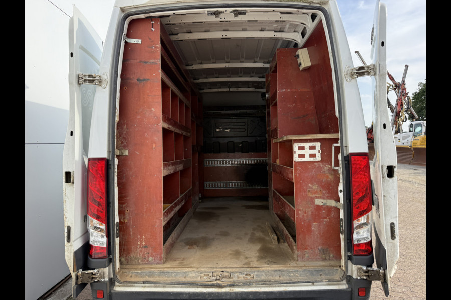 Iveco Daily 35S14 2.3 352 L2H2 Airco Cruise Control 3,5tons Trekhaak Inbouw