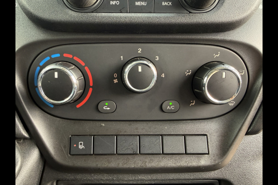 Iveco Daily 35S14 2.3 352 L2H2 Airco Cruise Control 3,5tons Trekhaak Inbouw