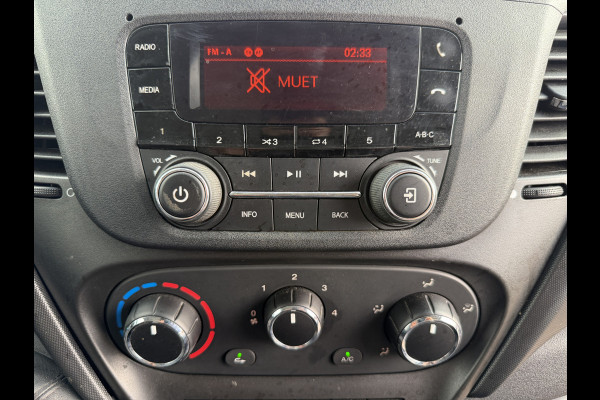 Iveco Daily 35S14 2.3 352 L2H2 Airco Cruise Control 3,5tons Trekhaak Inbouw