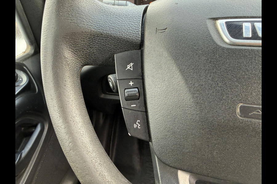 Iveco Daily 35S14 2.3 352 L2H2 Airco Cruise Control 3,5tons Trekhaak Inbouw