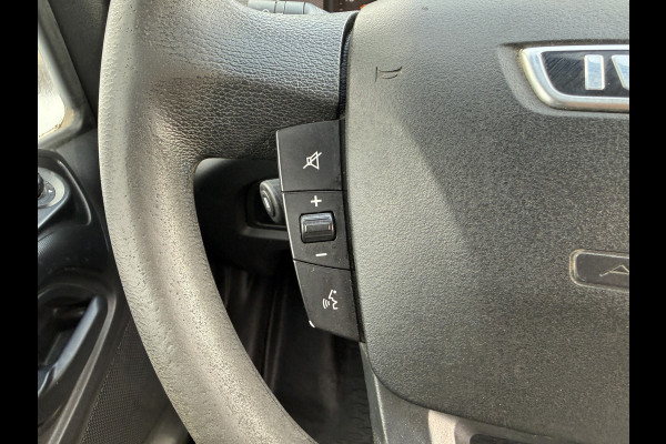 Iveco Daily 35S14 2.3 352 L2H2 Airco Cruise Control 3,5tons Trekhaak Inbouw