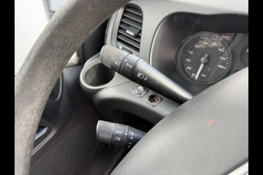Iveco Daily 35S14 2.3 352 L2H2 Airco Cruise Control 3,5tons Trekhaak Inbouw