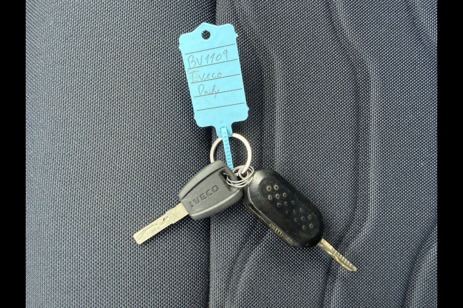 Iveco Daily 35S14 2.3 352 L2H2 Airco Cruise Control 3,5tons Trekhaak Inbouw