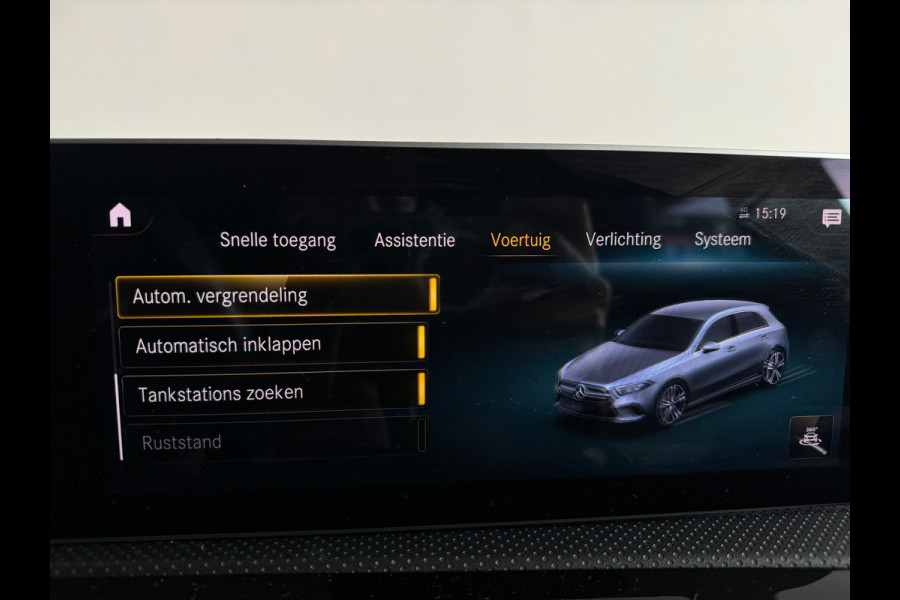 Mercedes-Benz A-Klasse 180 AMG Pano|Burmester|Sfeer|Camera|Dodehoek