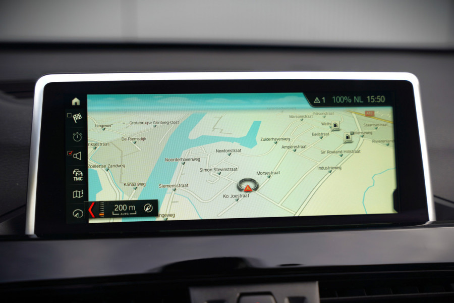 BMW X1 xDrive20i High Executive | Panoramadak | Head-Up Display | Stoelverwarming | HIFI | Camera | Leer | Trekhaak | Cruise Control | LED | Navigatie | NAP | Dealer Onderhouden | Automaat | Parkeersensoren | Climate Contro