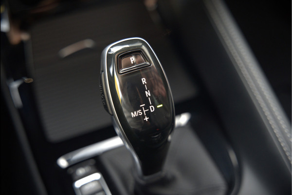 BMW X1 xDrive20i High Executive | Panoramadak | Head-Up Display | Stoelverwarming | HIFI | Camera | Leer | Trekhaak | Cruise Control | LED | Navigatie | NAP | Dealer Onderhouden | Automaat | Parkeersensoren | Climate Contro