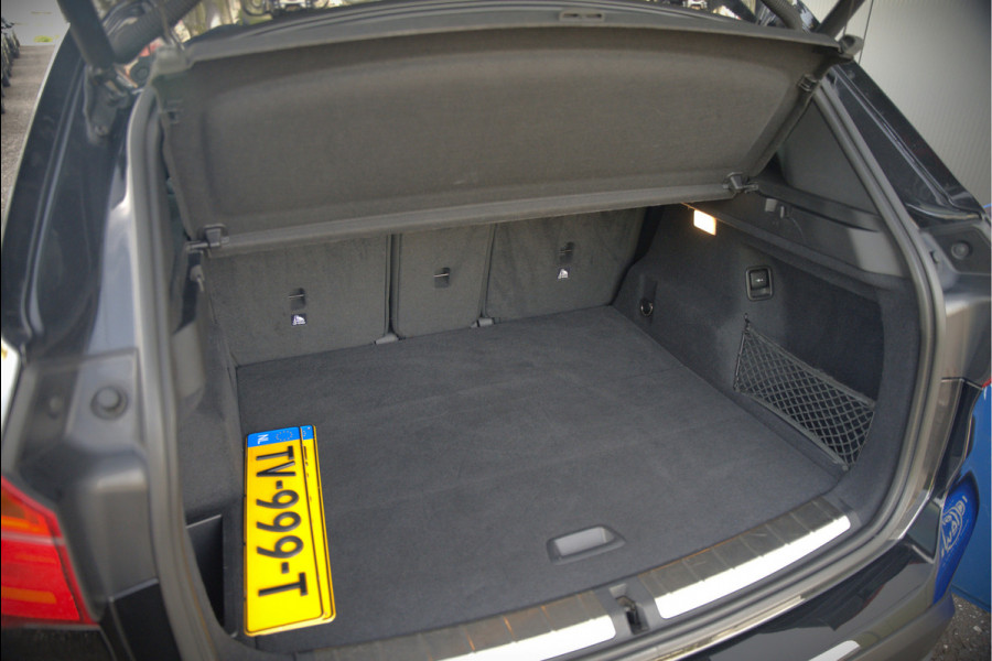 BMW X1 xDrive20i High Executive | Panoramadak | Head-Up Display | Stoelverwarming | HIFI | Camera | Leer | Trekhaak | Cruise Control | LED | Navigatie | NAP | Dealer Onderhouden | Automaat | Parkeersensoren | Climate Contro