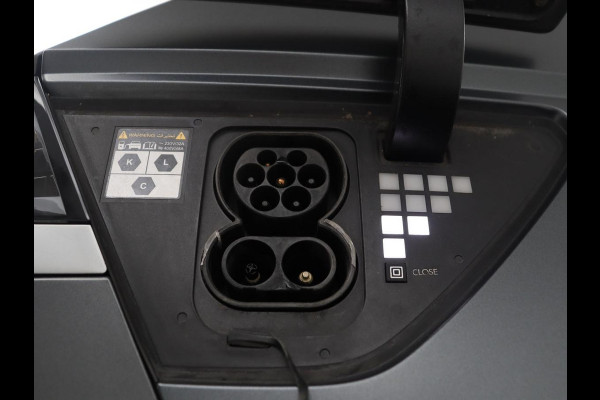 Hyundai IONIQ 5 Connect 77.4 kWh | SOH 94,1% | Half leder | Stuur/stoel verwarming Adaptive cruise | Trekhaak | BOSE sound | Camera | Park assist | Carplay | Climate control | Full LED