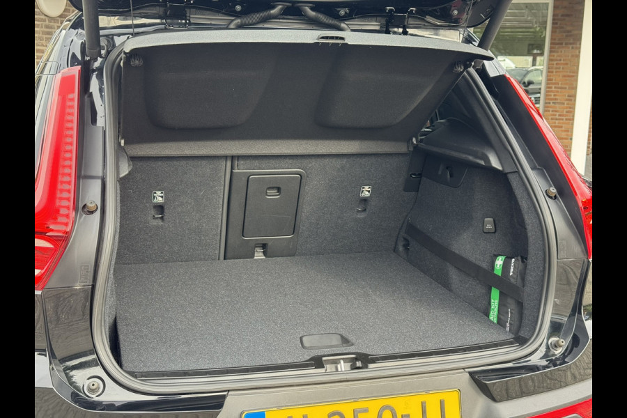 Volvo XC40 2.0 T4 | Panoramadak, Navi, Carplay/Android, Camera, Stoelverw., El. Trekhaak, El. Achterklep | Dealeronderhouden |