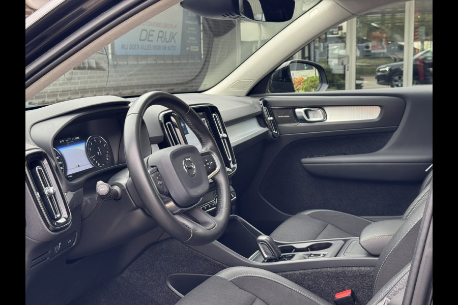 Volvo XC40 2.0 T4 | Panoramadak, Navi, Carplay/Android, Camera, Stoelverw., El. Trekhaak, El. Achterklep | Dealeronderhouden |