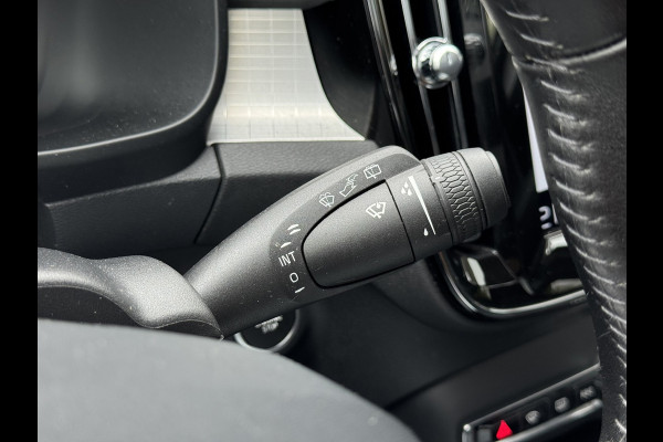 Volvo XC40 2.0 T4 | Panoramadak, Navi, Carplay/Android, Camera, Stoelverw., El. Trekhaak, El. Achterklep | Dealeronderhouden |
