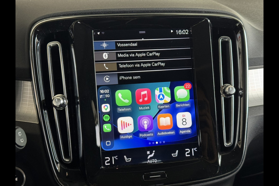 Volvo XC40 2.0 T4 | Panoramadak, Navi, Carplay/Android, Camera, Stoelverw., El. Trekhaak, El. Achterklep | Dealeronderhouden |