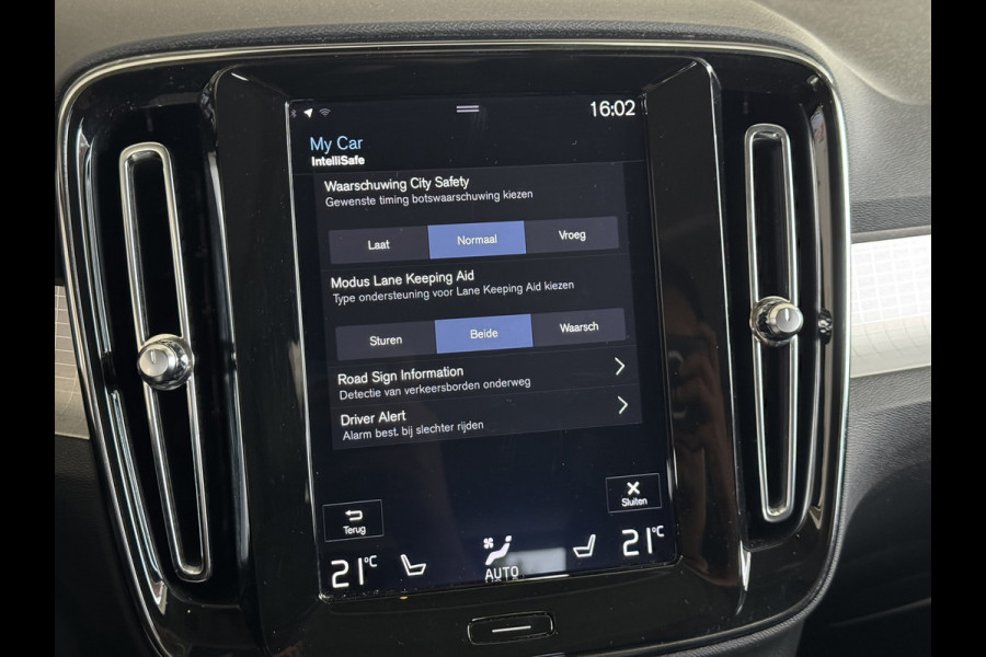 Volvo XC40 2.0 T4 | Panoramadak, Navi, Carplay/Android, Camera, Stoelverw., El. Trekhaak, El. Achterklep | Dealeronderhouden |