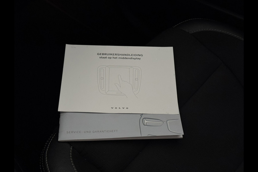 Volvo XC40 2.0 T4 | Panoramadak, Navi, Carplay/Android, Camera, Stoelverw., El. Trekhaak, El. Achterklep | Dealeronderhouden |