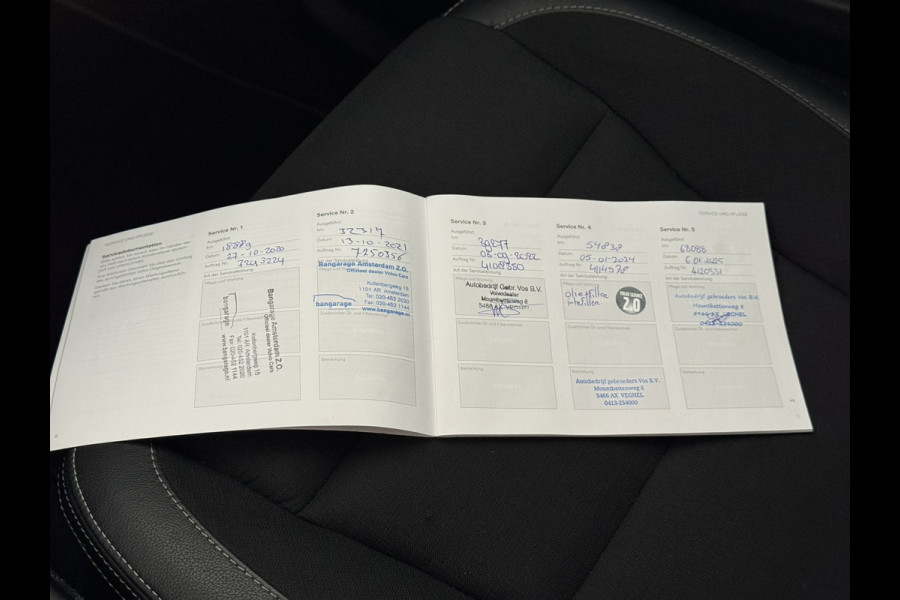 Volvo XC40 2.0 T4 | Panoramadak, Navi, Carplay/Android, Camera, Stoelverw., El. Trekhaak, El. Achterklep | Dealeronderhouden |