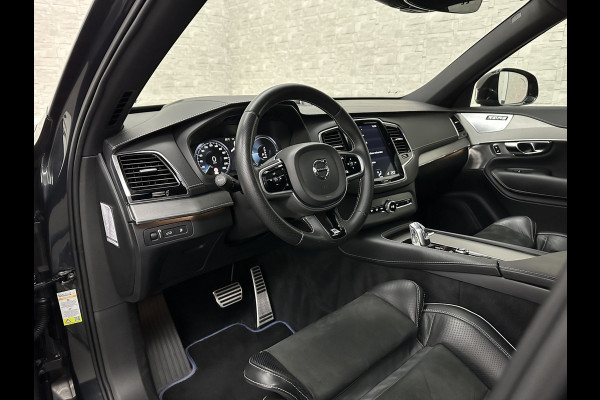 Volvo XC90 T8 AWD R-Design | Luchtvering | 360 Camera | Bowers & Wilkins | Keyless-Entry | Head-Up | Glaspook | Stuurverwarming | Zwarte hemelbekleding | Panorama | 2x Memory | Stoelverwarming V+A | Audio pakket | ISO-Glas | Getint-Glas | 7-Persoons | Volvo dealer onderhouden | Rijklaarprijs.