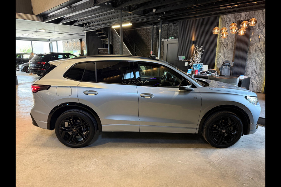 Volkswagen Tiguan 1.5 eHybrid R-Line Edition|Pano|Full options