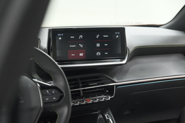 Peugeot 2008 PureTech 130 GT Pack | Leer-pakket | Camera | Dodehoekdetectie | Apple Carplay | Stoelverwarming