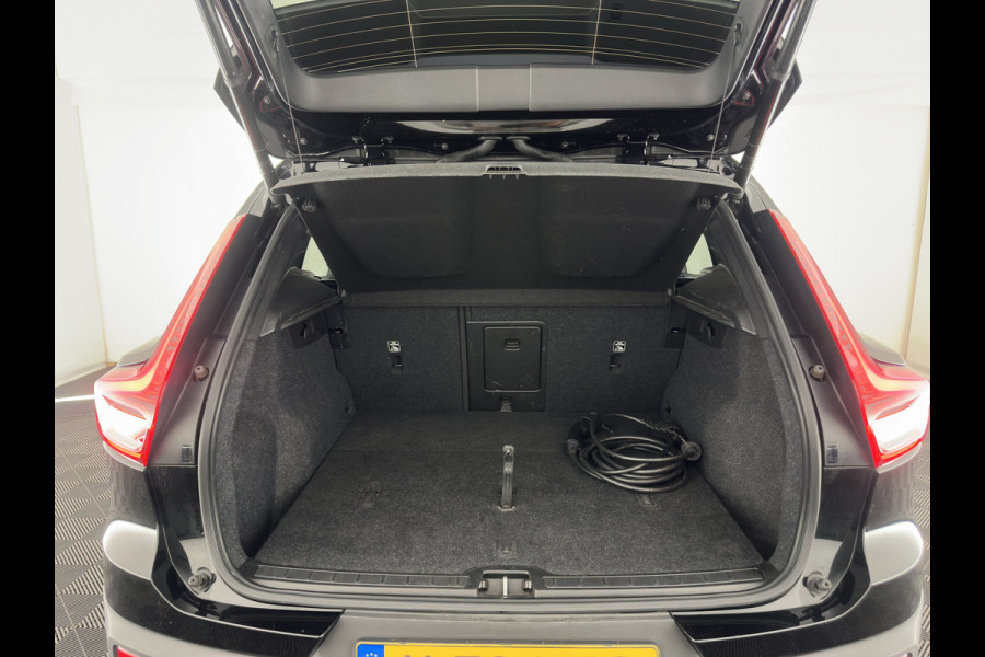 Volvo XC40 Recharge Pro [3-Fase-11kW] {SoH-94%} (INCL.BTW) Aut. *PANO | MEMORY-PACK | HARMAN/KARDON | ADAPTIVE-CRUISE | DIGI-COCKPIT | BLIND-SPOT | NAVI-FULLMAP | CAMERA | ECC | PDC | KEYLESS | HEATED-SPORTSEATS | 20''ALU*