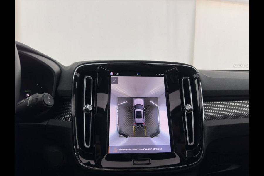 Volvo XC40 Recharge Pro [3-Fase-11kW] {SoH-94%} (INCL.BTW) Aut. *PANO | MEMORY-PACK | HARMAN/KARDON | ADAPTIVE-CRUISE | DIGI-COCKPIT | BLIND-SPOT | NAVI-FULLMAP | CAMERA | ECC | PDC | KEYLESS | HEATED-SPORTSEATS | 20''ALU*
