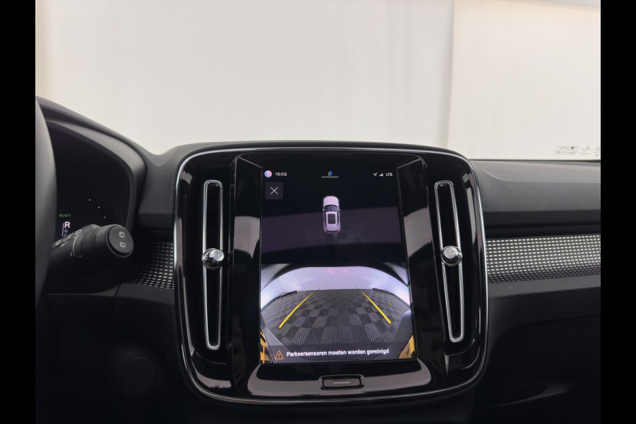 Volvo XC40 Recharge Pro [3-Fase-11kW] {SoH-94%} (INCL.BTW) Aut. *PANO | MEMORY-PACK | HARMAN/KARDON | ADAPTIVE-CRUISE | DIGI-COCKPIT | BLIND-SPOT | NAVI-FULLMAP | CAMERA | ECC | PDC | KEYLESS | HEATED-SPORTSEATS | 20''ALU*