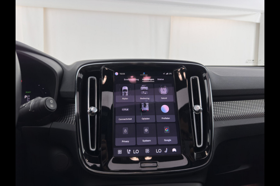 Volvo XC40 Recharge Pro [3-Fase-11kW] {SoH-94%} (INCL.BTW) Aut. *PANO | MEMORY-PACK | HARMAN/KARDON | ADAPTIVE-CRUISE | DIGI-COCKPIT | BLIND-SPOT | NAVI-FULLMAP | CAMERA | ECC | PDC | KEYLESS | HEATED-SPORTSEATS | 20''ALU*