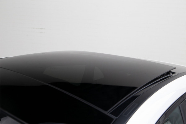 Mercedes-Benz B-Klasse 250 e AMG Night Edition, Panorama, Widescreen, Camera, Hybride