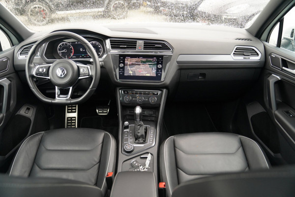 Volkswagen Tiguan 2.0 TSI 4Motion Highline R-Line | 230PK | Panorama | Dynaudio | 360 cam | Head up | Trekhaak | Luxe leder | LED
