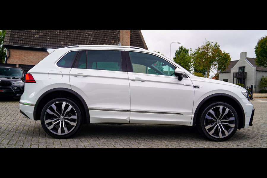 Volkswagen Tiguan 2.0 TSI 4Motion Highline R-Line | 230PK | Panorama | Dynaudio | 360 cam | Head up | Trekhaak | Luxe leder | LED