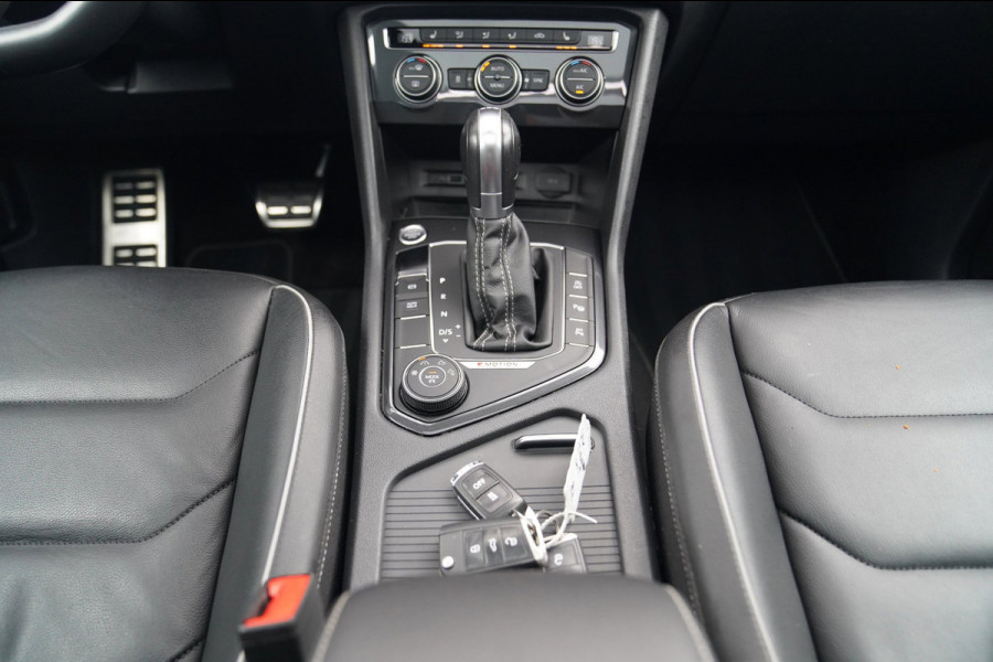 Volkswagen Tiguan 2.0 TSI 4Motion Highline R-Line | 230PK | Panorama | Dynaudio | 360 cam | Head up | Trekhaak | Luxe leder | LED
