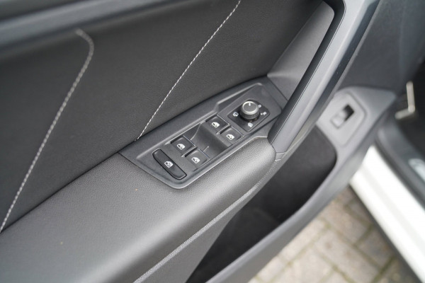 Volkswagen Tiguan 2.0 TSI 4Motion Highline R-Line | 230PK | Panorama | Dynaudio | 360 cam | Head up | Trekhaak | Luxe leder | LED