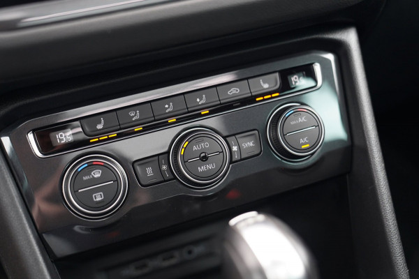 Volkswagen Tiguan 2.0 TSI 4Motion Highline R-Line | 230PK | Panorama | Dynaudio | 360 cam | Head up | Trekhaak | Luxe leder | LED