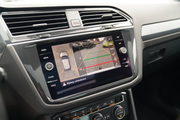 Volkswagen Tiguan 2.0 TSI 4Motion Highline R-Line | 230PK | Panorama | Dynaudio | 360 cam | Head up | Trekhaak | Luxe leder | LED