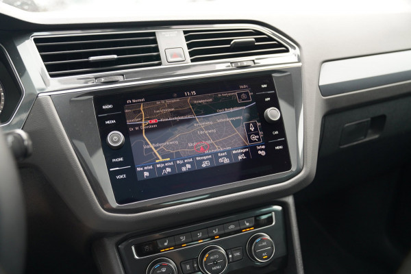 Volkswagen Tiguan 2.0 TSI 4Motion Highline R-Line | 230PK | Panorama | Dynaudio | 360 cam | Head up | Trekhaak | Luxe leder | LED