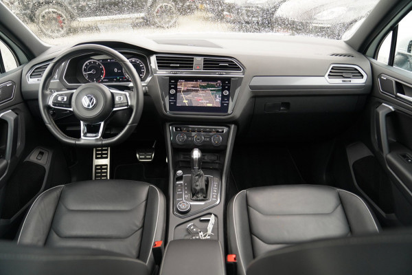 Volkswagen Tiguan 2.0 TSI 4Motion Highline R-Line | 230PK | Panorama | Dynaudio | 360 cam | Head up | Trekhaak | Luxe leder | LED