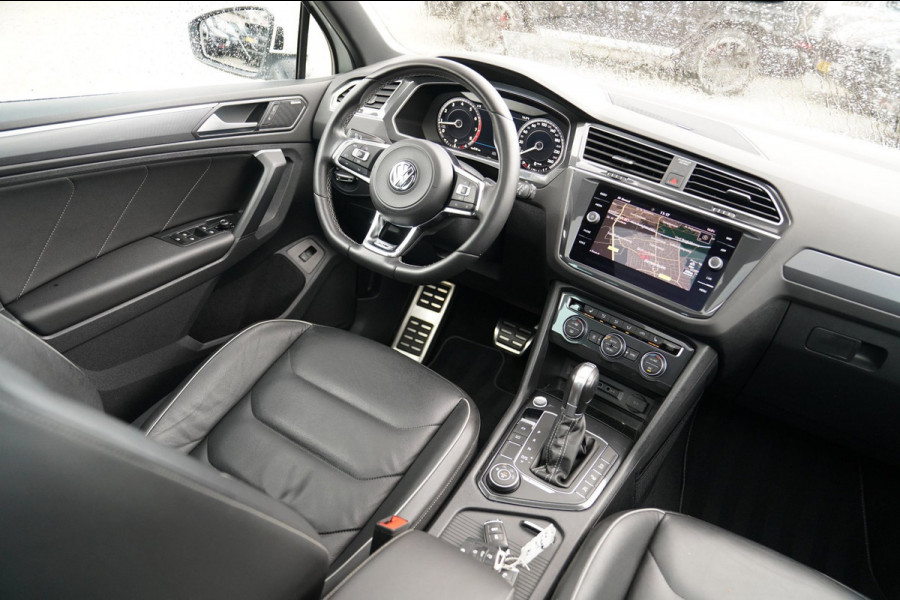 Volkswagen Tiguan 2.0 TSI 4Motion Highline R-Line | 230PK | Panorama | Dynaudio | 360 cam | Head up | Trekhaak | Luxe leder | LED