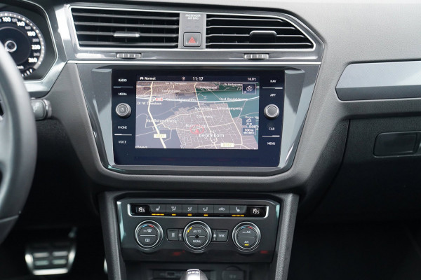 Volkswagen Tiguan 2.0 TSI 4Motion Highline R-Line | 230PK | Panorama | Dynaudio | 360 cam | Head up | Trekhaak | Luxe leder | LED