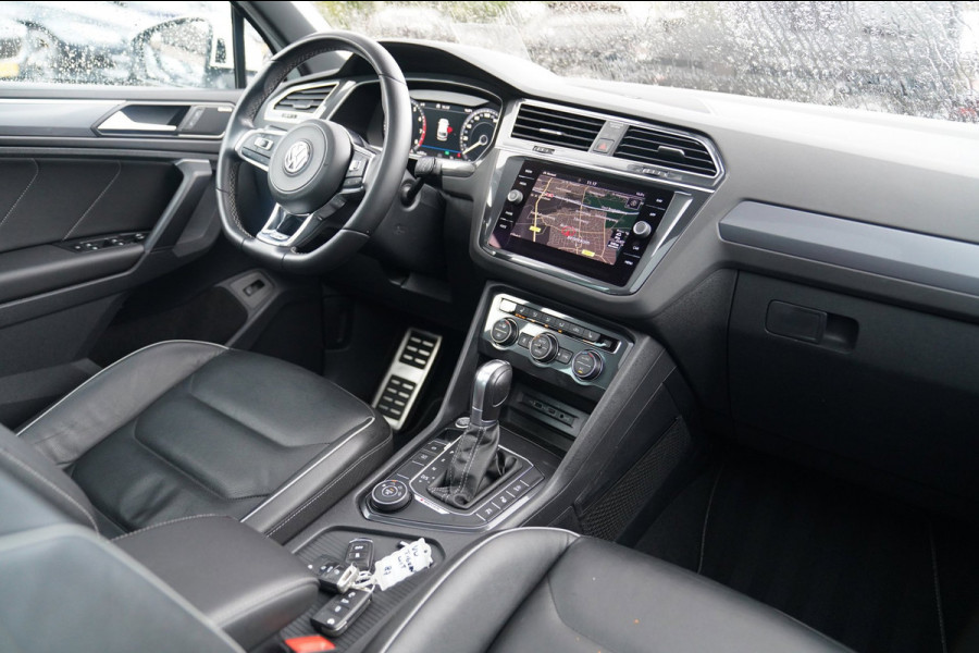 Volkswagen Tiguan 2.0 TSI 4Motion Highline R-Line | 230PK | Panorama | Dynaudio | 360 cam | Head up | Trekhaak | Luxe leder | LED