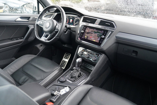 Volkswagen Tiguan 2.0 TSI 4Motion Highline R-Line | 230PK | Panorama | Dynaudio | 360 cam | Head up | Trekhaak | Luxe leder | LED