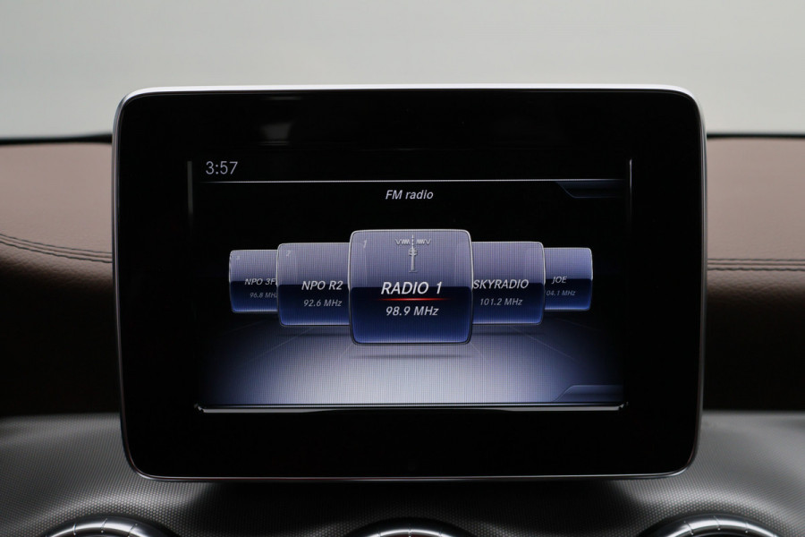 Mercedes-Benz CLA-Klasse Shooting Brake 250 Airco, Pano, Leer, Navi, PDC, Sportstoelen, Trekhaak, 18"