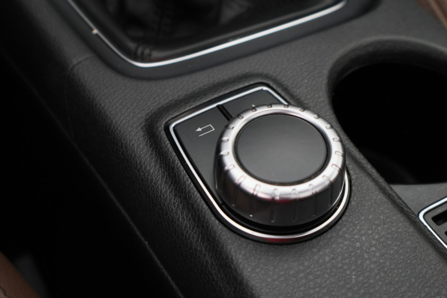 Mercedes-Benz CLA-Klasse Shooting Brake 250 Airco, Pano, Leer, Navi, PDC, Sportstoelen, Trekhaak, 18"