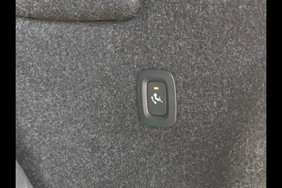 Volvo XC40 T3 163PK R-Design | BLIS | Camera Achter | PDC V+A | Trekhaak | ACC | Carplay |