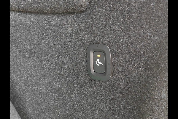 Volvo XC40 T3 163PK R-Design | BLIS | Camera Achter | PDC V+A | Trekhaak | ACC | Carplay |