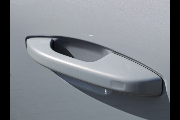 Volvo XC40 T3 163PK R-Design | BLIS | Camera Achter | PDC V+A | Trekhaak | ACC | Carplay |